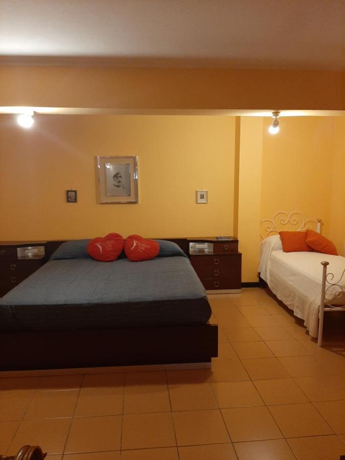 Lomarchi Holiday Home Carini Buitenkant foto