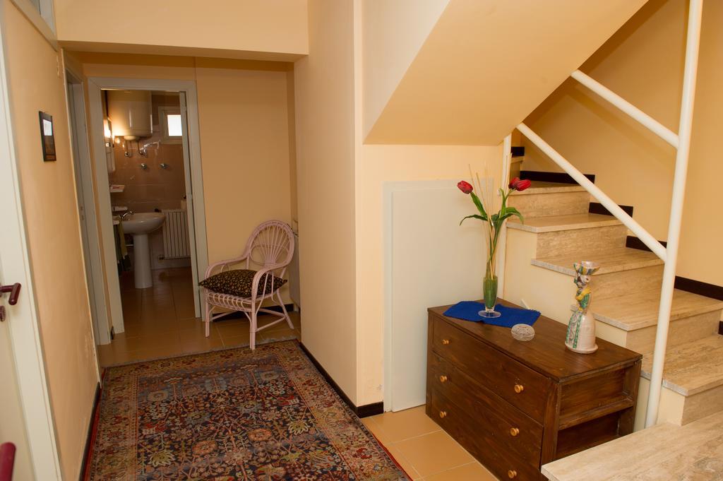Lomarchi Holiday Home Carini Buitenkant foto