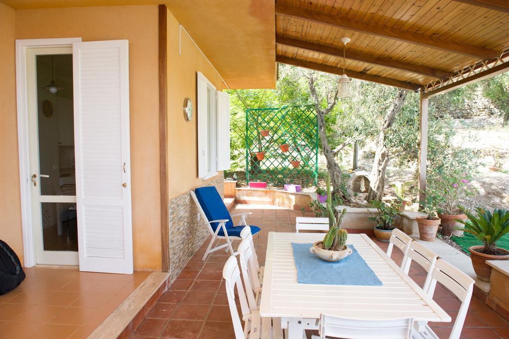 Lomarchi Holiday Home Carini Buitenkant foto
